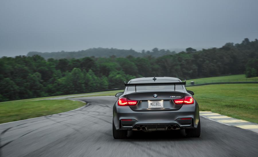  BMW M4 GTS 2016 года  (NA) (фото 4 из 11)